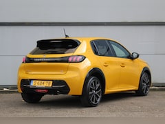 Peugeot 208 - 1.2 GT | Adap. Cruise C. | St. Verwarming | Camera | CarPlay | Climate C. | PDC V&A | 17"