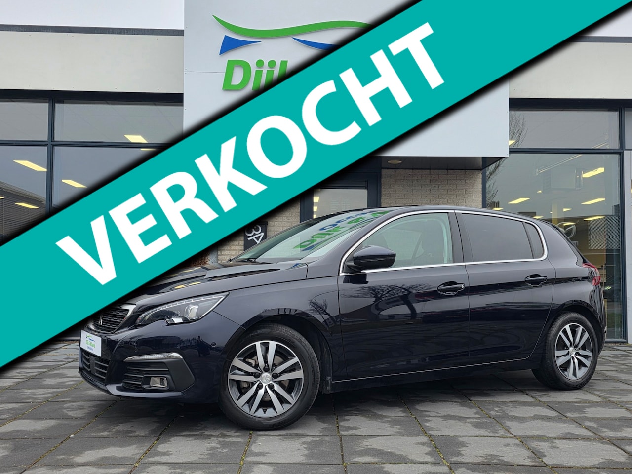 Peugeot 308 - 1.2 e-THP Allure Automaat – CarPlay – Trekhaak – pano – - AutoWereld.nl