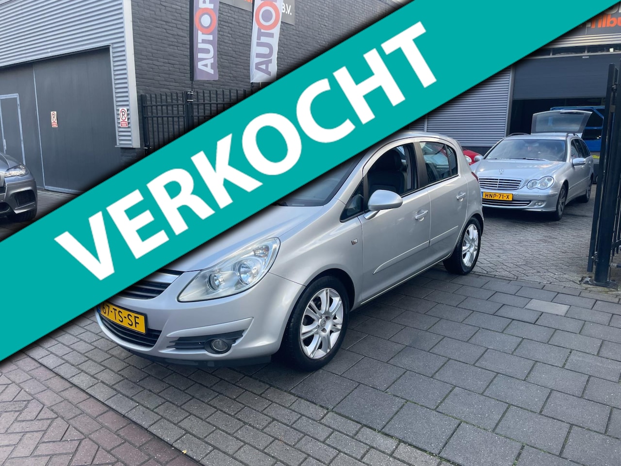 Opel Corsa - 1.4-16V Cosmo Airco NAP APK 1 Jaar - AutoWereld.nl