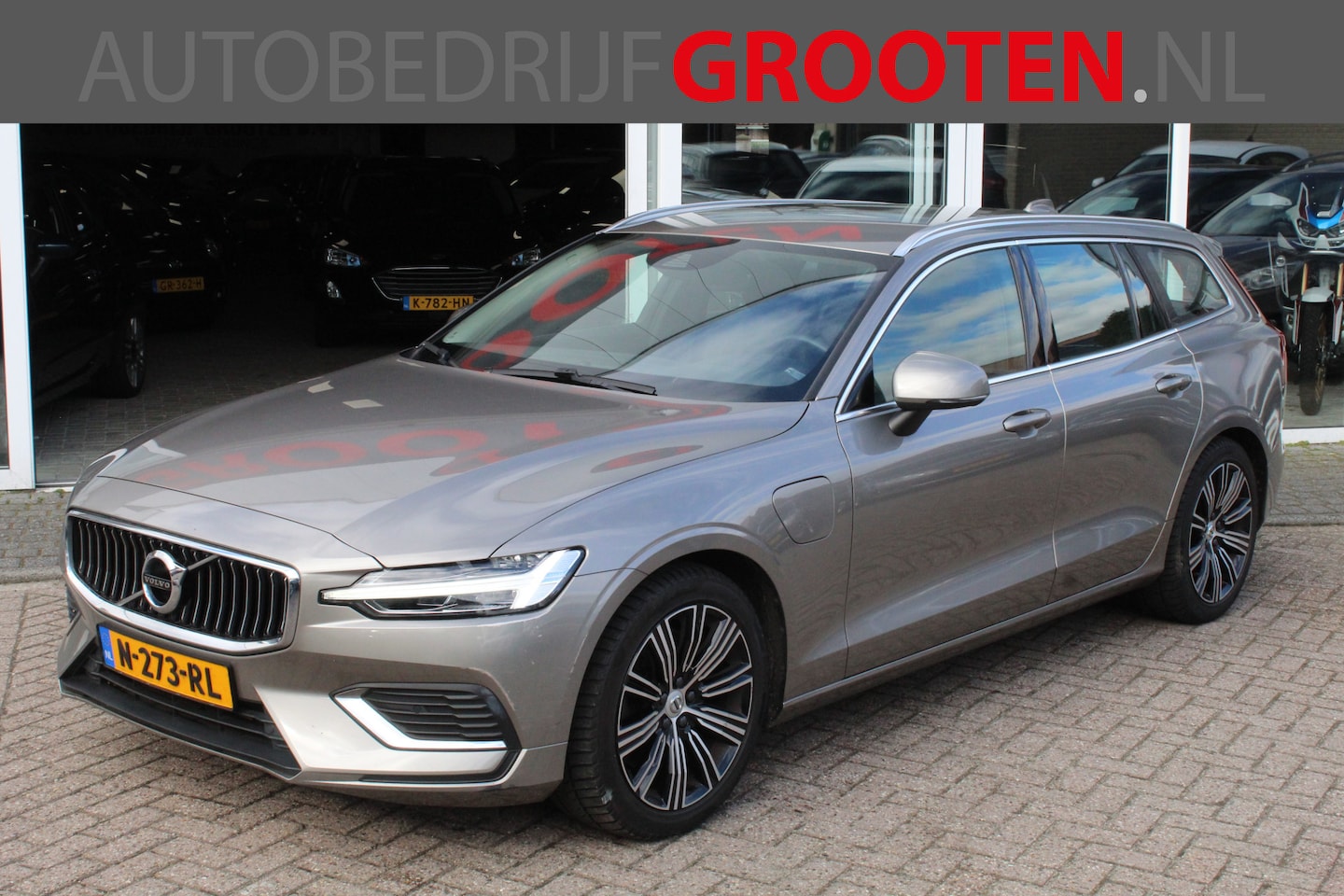 Volvo V60 - 2.0 T6 Recharge AWD Inscription Expression 2.0 T6 Recharge AWD Inscription Expression - AutoWereld.nl