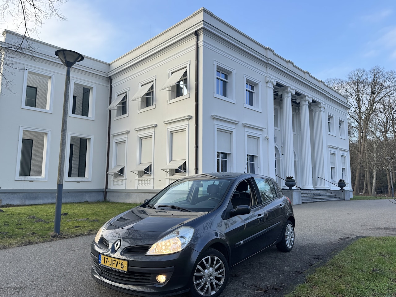 Renault Clio - 1.2 16V 1.2-16V 5 DRS, 1:20, RIJKLAAR, NW MODEL - AutoWereld.nl