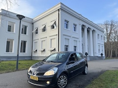 Renault Clio - 1.2-16V 5 DRS, 1:20, RIJKLAAR, NW MODEL