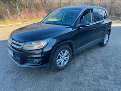 Volkswagen Tiguan - 2.0 TDI stoelV cruiseC ClimaT Navi
