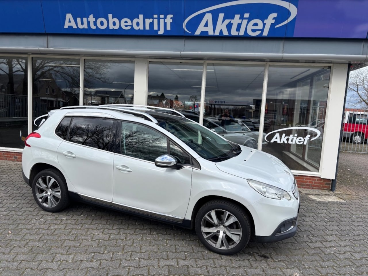 Peugeot 2008 - 1.6 VTi Féline 1.6 VTI FELINE - AutoWereld.nl