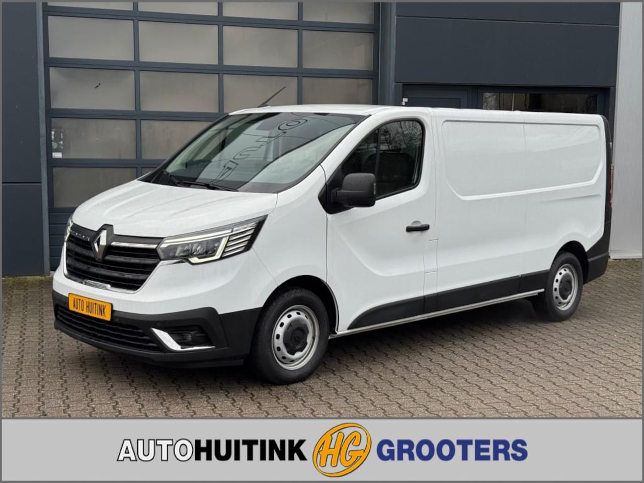 Renault Trafic - 2.0D 130 pk L2 H1  Apple/Android - camera - trekhaak - sensoren v/a/z - betimmering - AutoWereld.nl