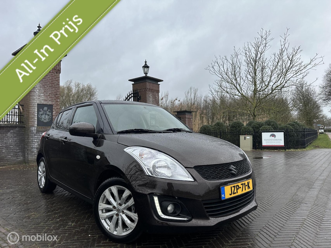 Suzuki Swift - 1.2 2014 Automaat Navi Carplay LED Airco - AutoWereld.nl