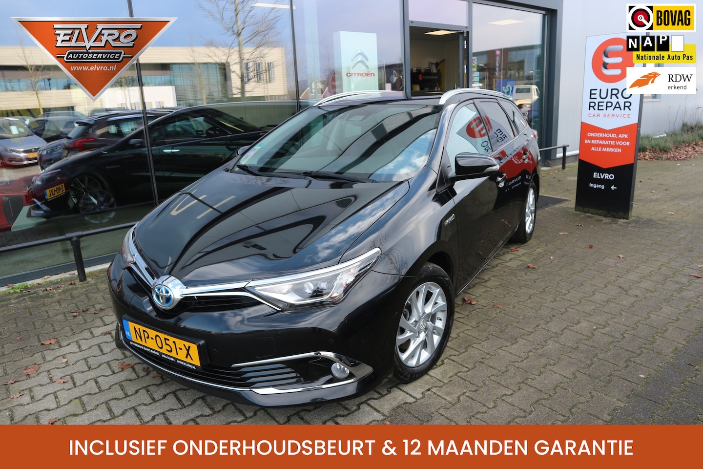 Toyota Auris Touring Sports - 1.8 Hybrid Lease pro NAVI CAMERA CRUISE CLIMA PANORAMADAK RIJKLAARPRIJS!! - AutoWereld.nl