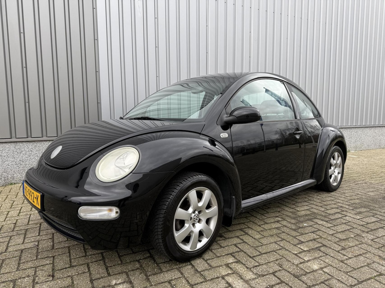 Volkswagen New Beetle - 1.6 - AutoWereld.nl