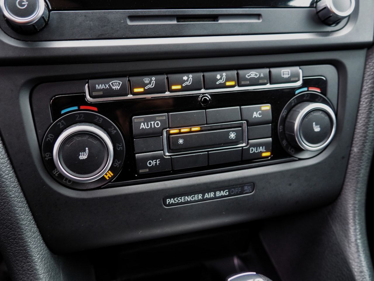 Volkswagen Golf - 1.4 TSI Highline XENON STOELVERW. TREKH.