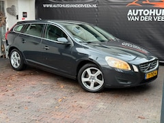 Volvo V60 - 1.6 T3 Momentum, PDC/Clima/Sound/Trekkaak/Etc