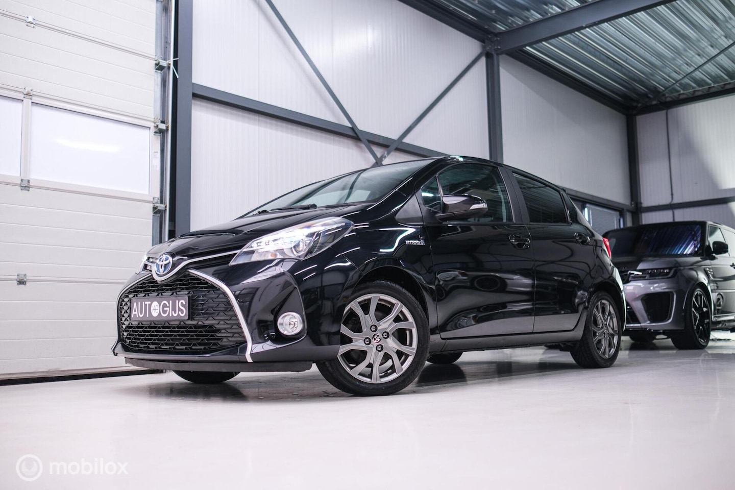 Toyota Yaris - 1.5 Hybrid Dynamic | Panorama | Camera | Trekhaak | Winterset | NL auto NAP | Rijklaarprij - AutoWereld.nl