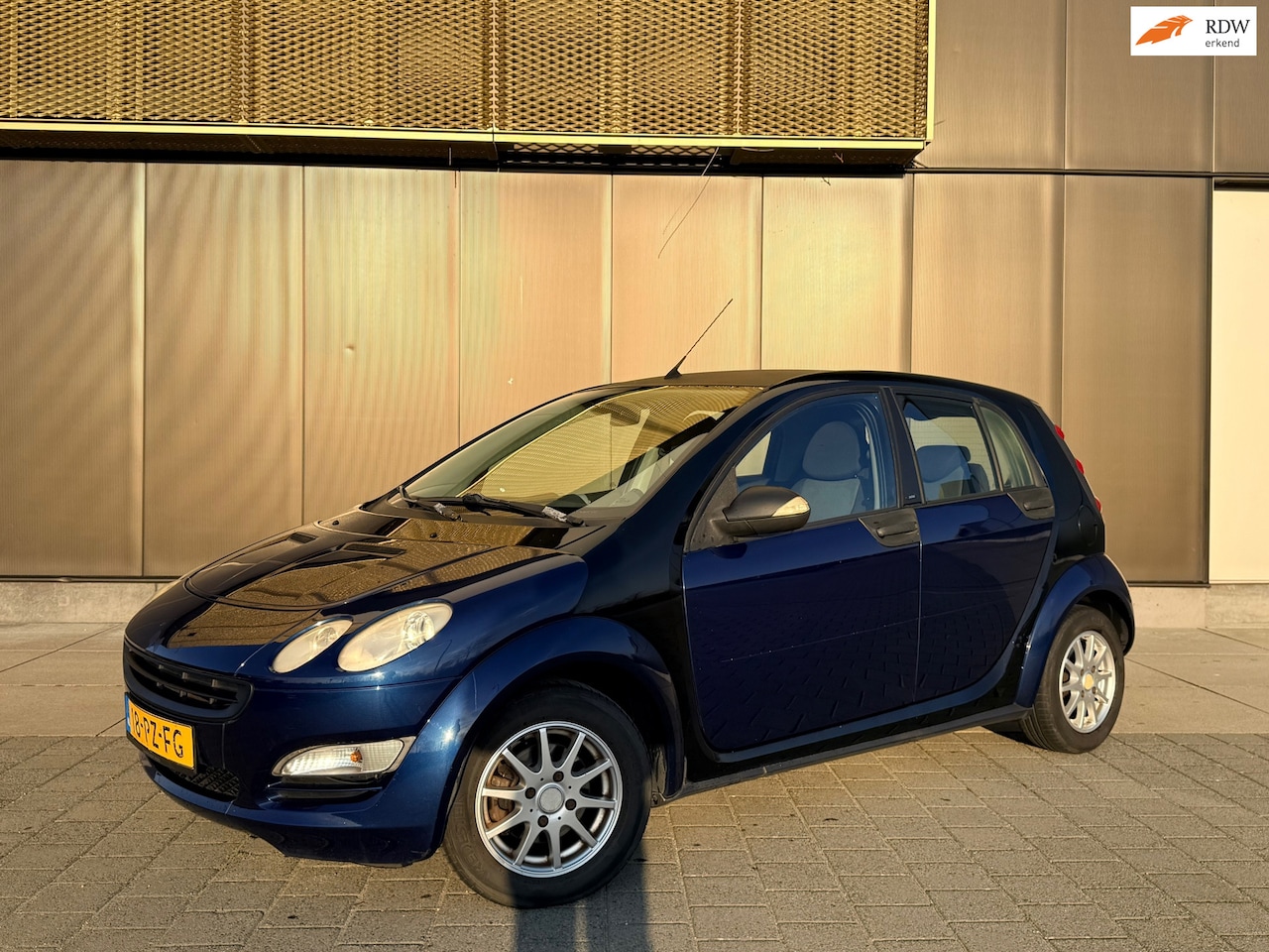 Smart Forfour - 1.1 blackbasic | Elektr ramen | LM velgen | Xenon | 5-deurs - AutoWereld.nl
