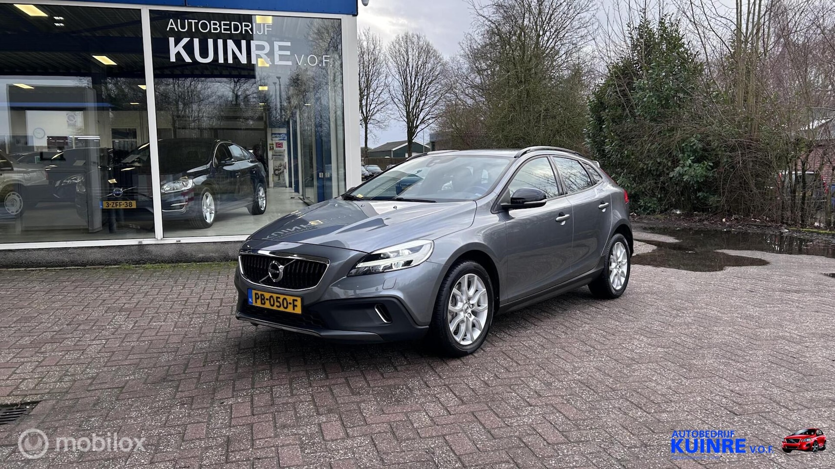 Volvo V40 Cross Country - 2.0 T3 Momentum 2.0 T3 Momentum - AutoWereld.nl