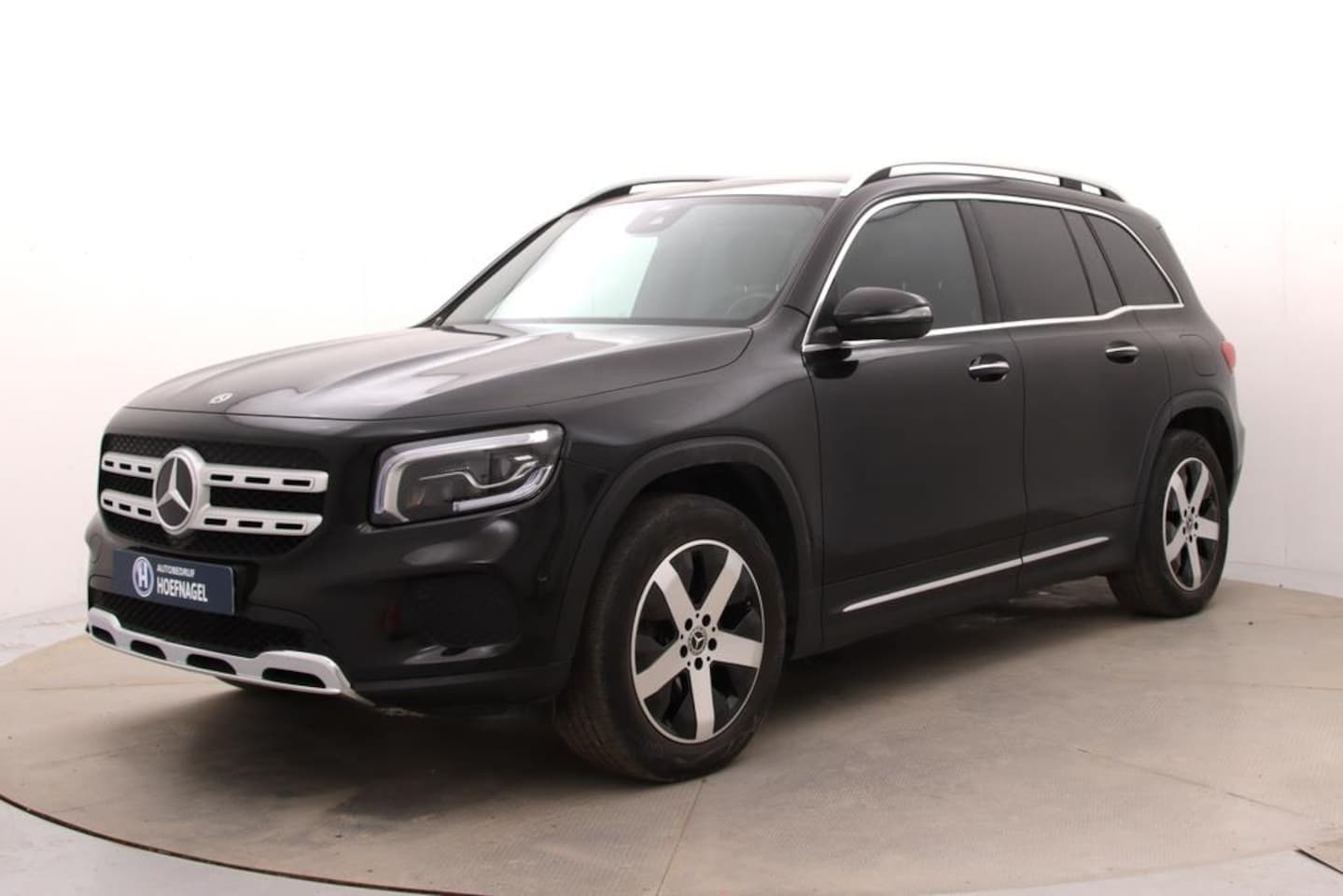 Mercedes-Benz GLB - 200 Progressive | Automaat | Cruise control | Stoelverwarming | Navigatie | Camera | Panor - AutoWereld.nl