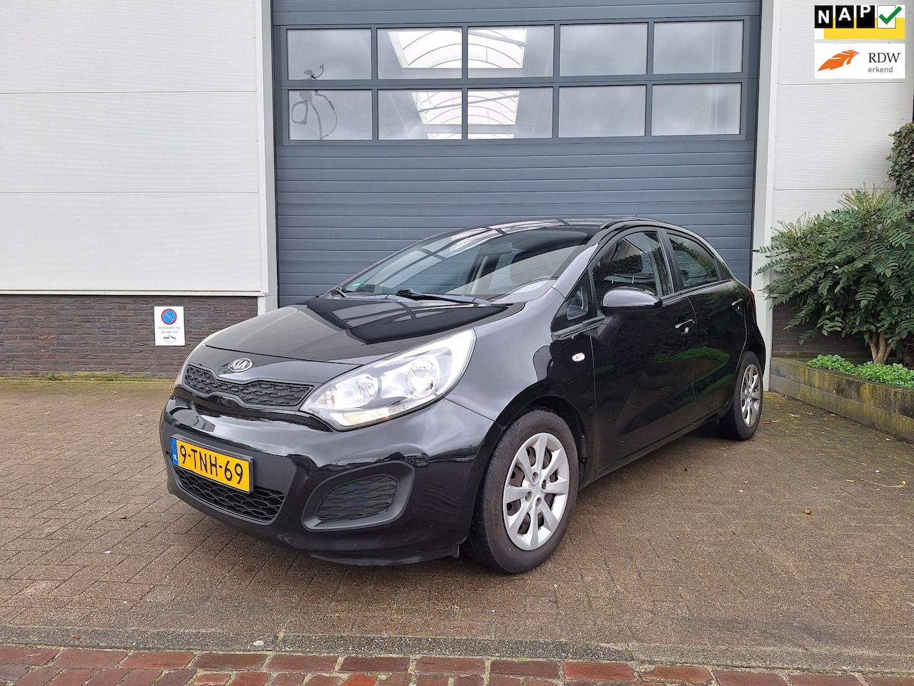 Kia Rio - | 1.2 CVVT ComfortLine | Airco | Telefoonverbinding | Navigatie | - AutoWereld.nl