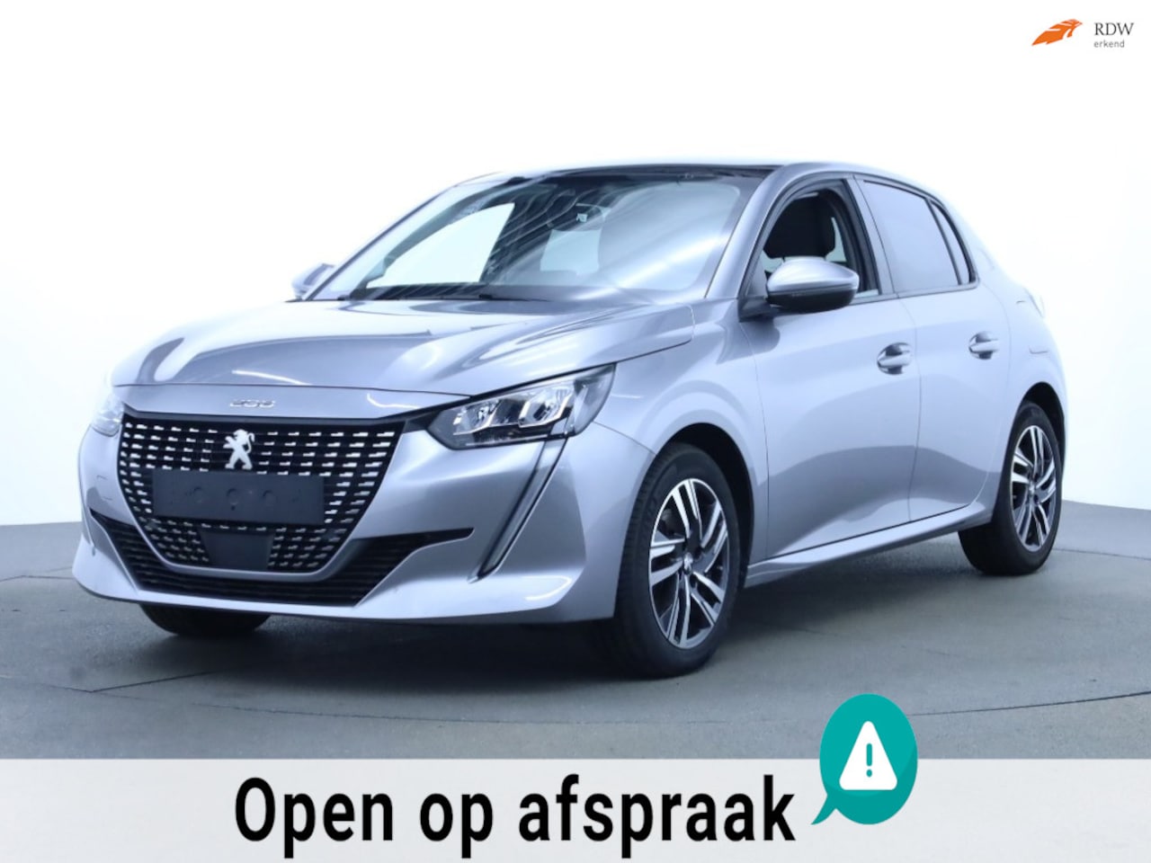 Peugeot 2008 - Allure Pack 100pk | Panoramadak | ACC | 3D dashboard | Stoelverwarming - AutoWereld.nl