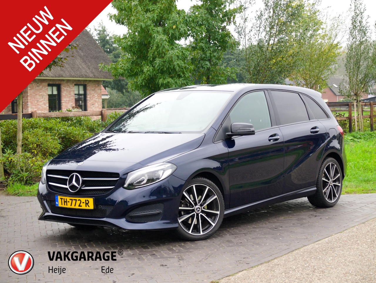 Mercedes-Benz B-klasse - 180 Ambition LED | Automaat | Sports Tourer | Night-pakket | Zwarte hemel bekleding - AutoWereld.nl