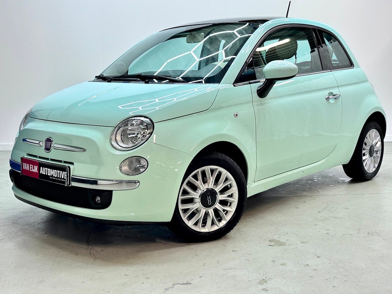 Fiat 500 - 1.2i 4 cilinder Lounge / Pano / bijzonder mooi in Latte e Menta - AutoWereld.nl