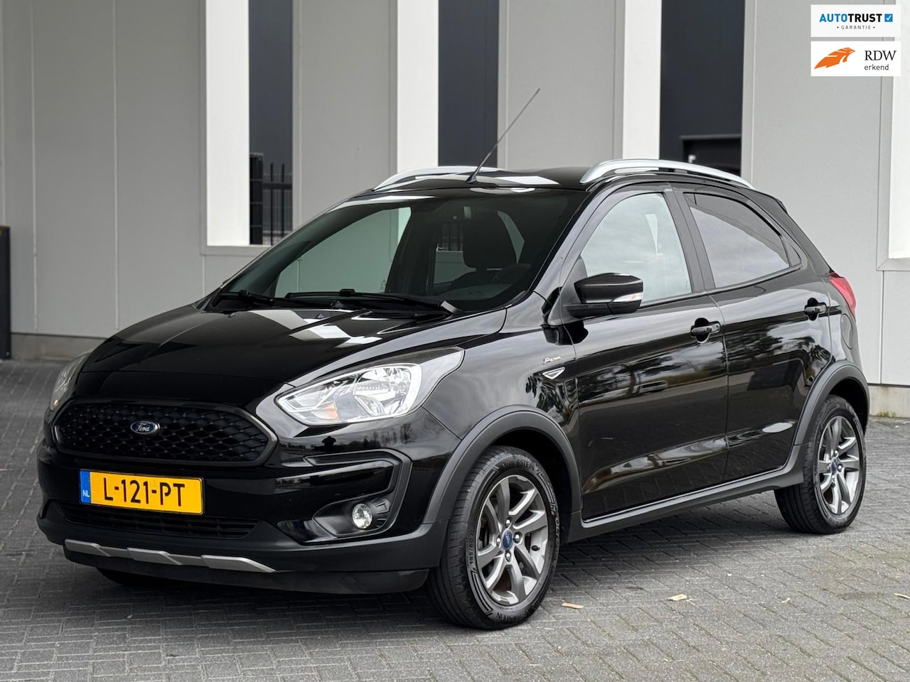Ford Ka - 1.2 Active Sport, afneembare trekhaak, cruise controle, vele opties, bleuthooth - AutoWereld.nl