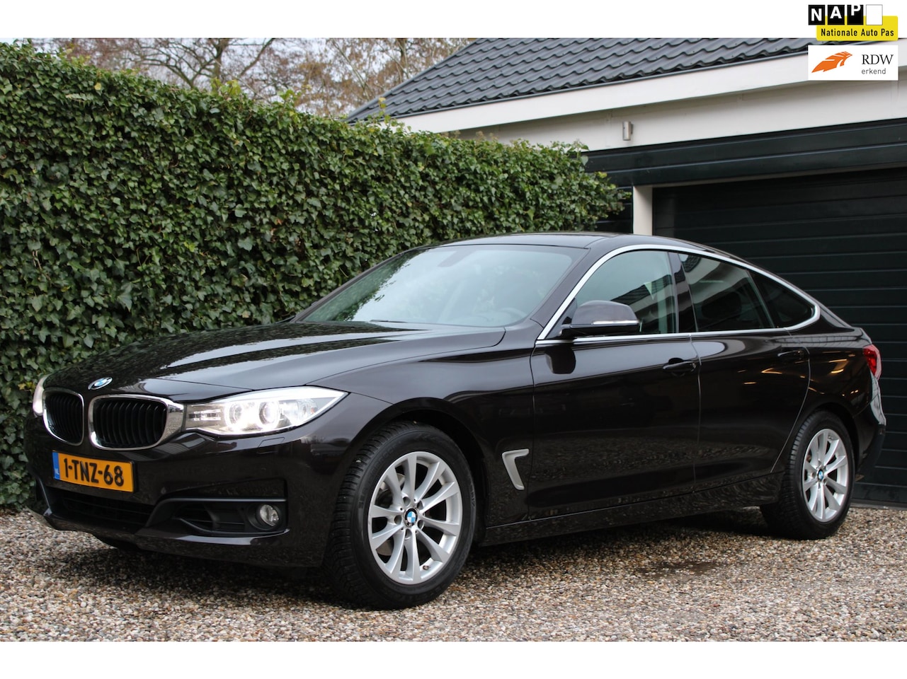 BMW 3-serie Gran Turismo - 320i Executive | Automaat | Xenon | Navigatie | PDC V+A | Elekr. trekhaak - AutoWereld.nl