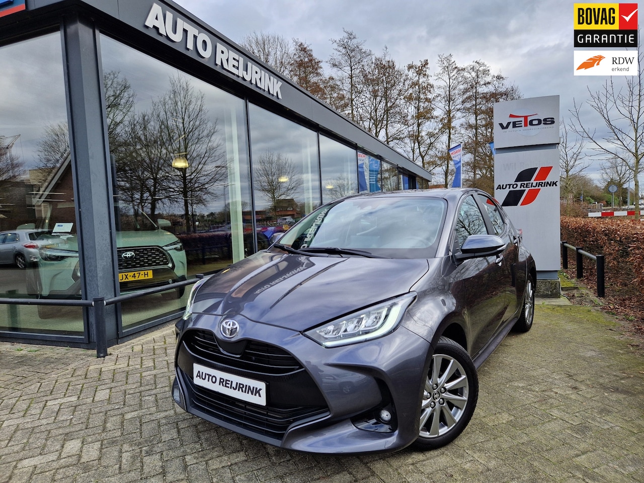 Toyota Yaris - 1.5 VVT-i Dynamic/KEYLESS/LMV/STOEL-EN STUURVERWARMING - AutoWereld.nl