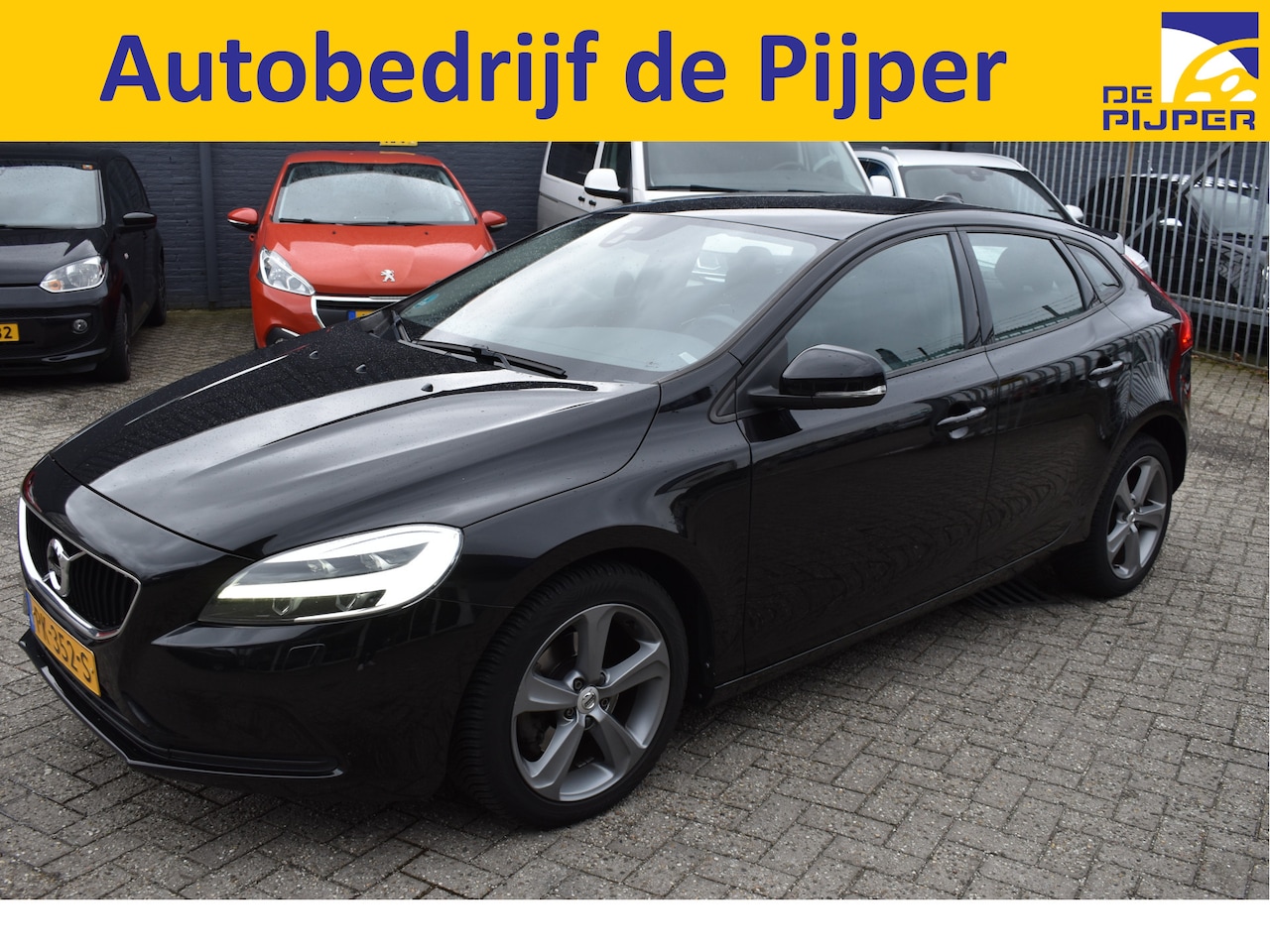 Volvo V40 - 2.0 T3 Nordic 2.0 T3 Nordic+ , ORGINEEL NEDERLANDSE AUTO,BOEKJES,NAP EN ONDERHOUDSHISTORIE - AutoWereld.nl