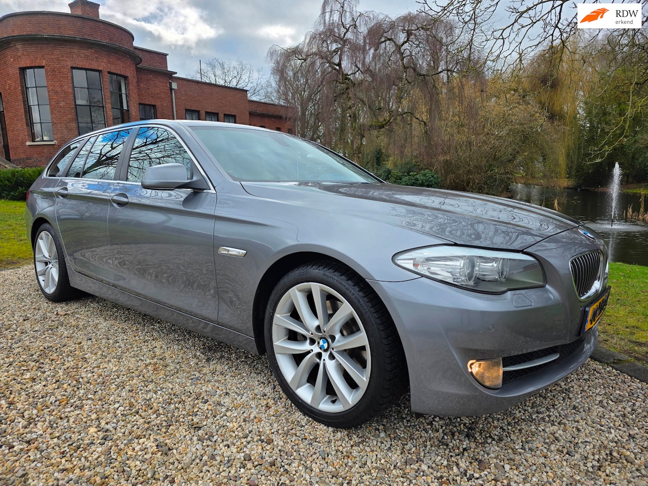 BMW 5-serie Touring - 520i Executive LEER/airco/CRUISE/navi - AutoWereld.nl