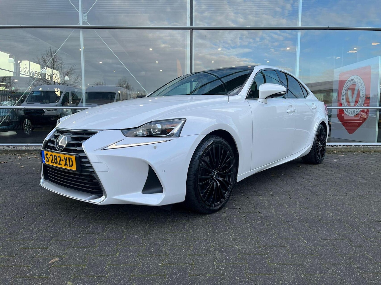 Lexus IS - 300h Hybrid Afnm-Trekhaak/Lane/Cruise/Camera/Nav. - AutoWereld.nl