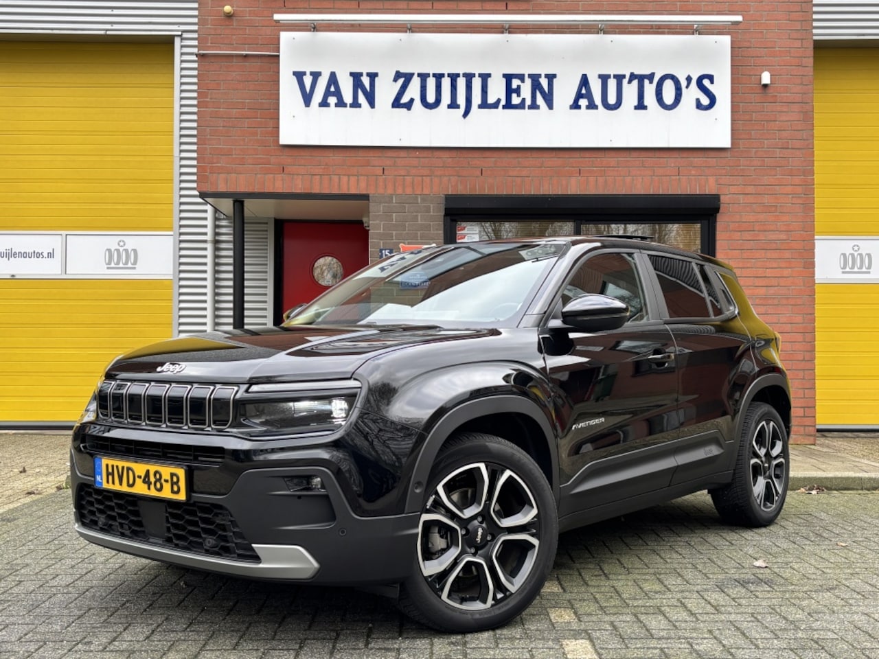 Jeep Avenger - 1.2 e-Hybrid Summit Pano JBL Leder Navi Massage 360° - AutoWereld.nl