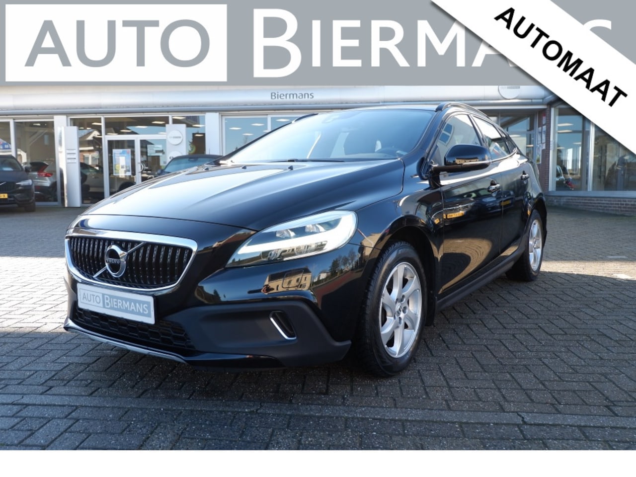 Volvo V40 Cross Country - 1.5 T3 Polar + / INCL. 12mnd BOVAG / Leder / Stoelverwarming - AutoWereld.nl