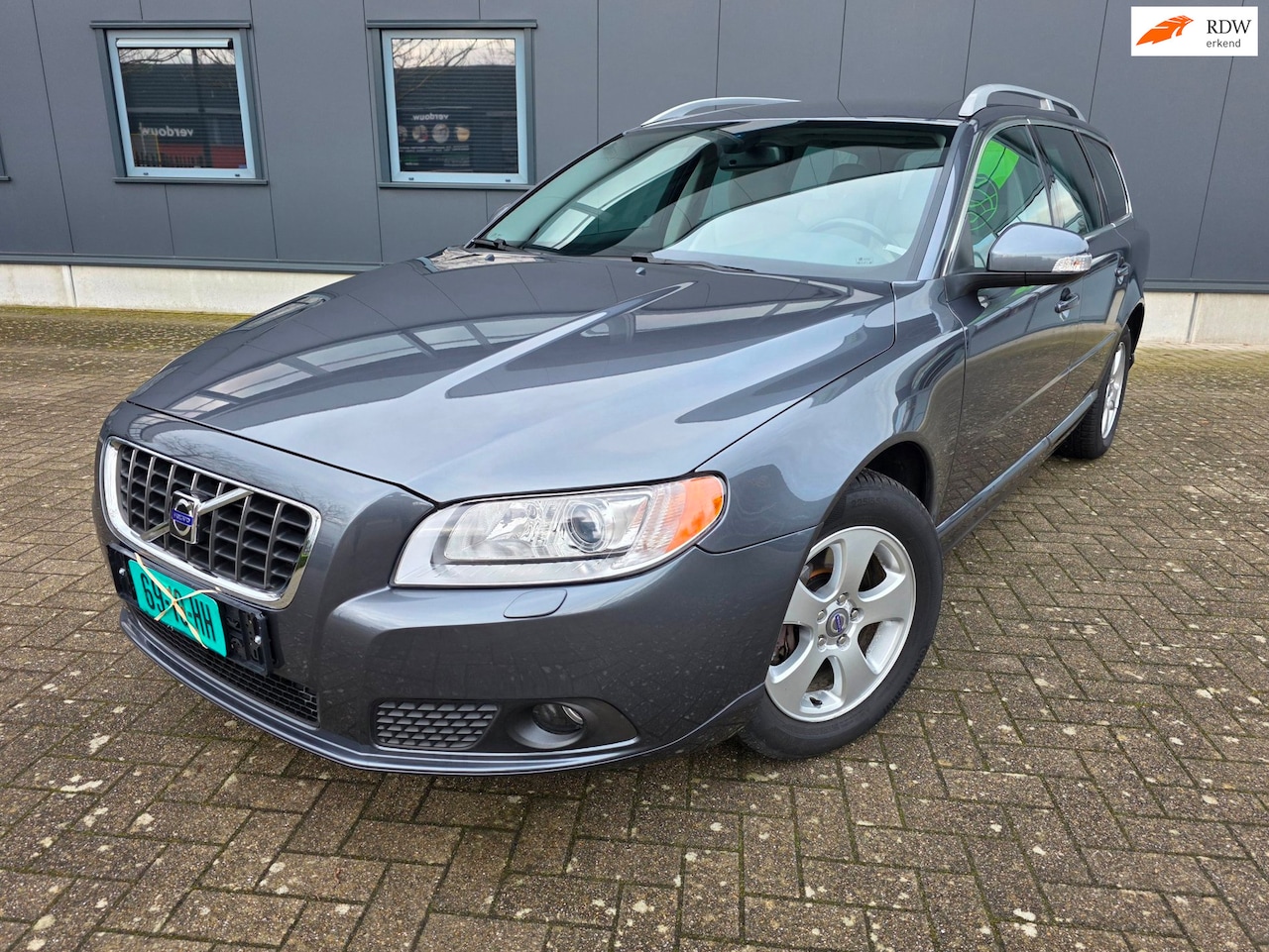 Volvo V70 - 2.5T Summum 2.5T Summum, 138dkm! Netto € 12.750 ex btw. - AutoWereld.nl