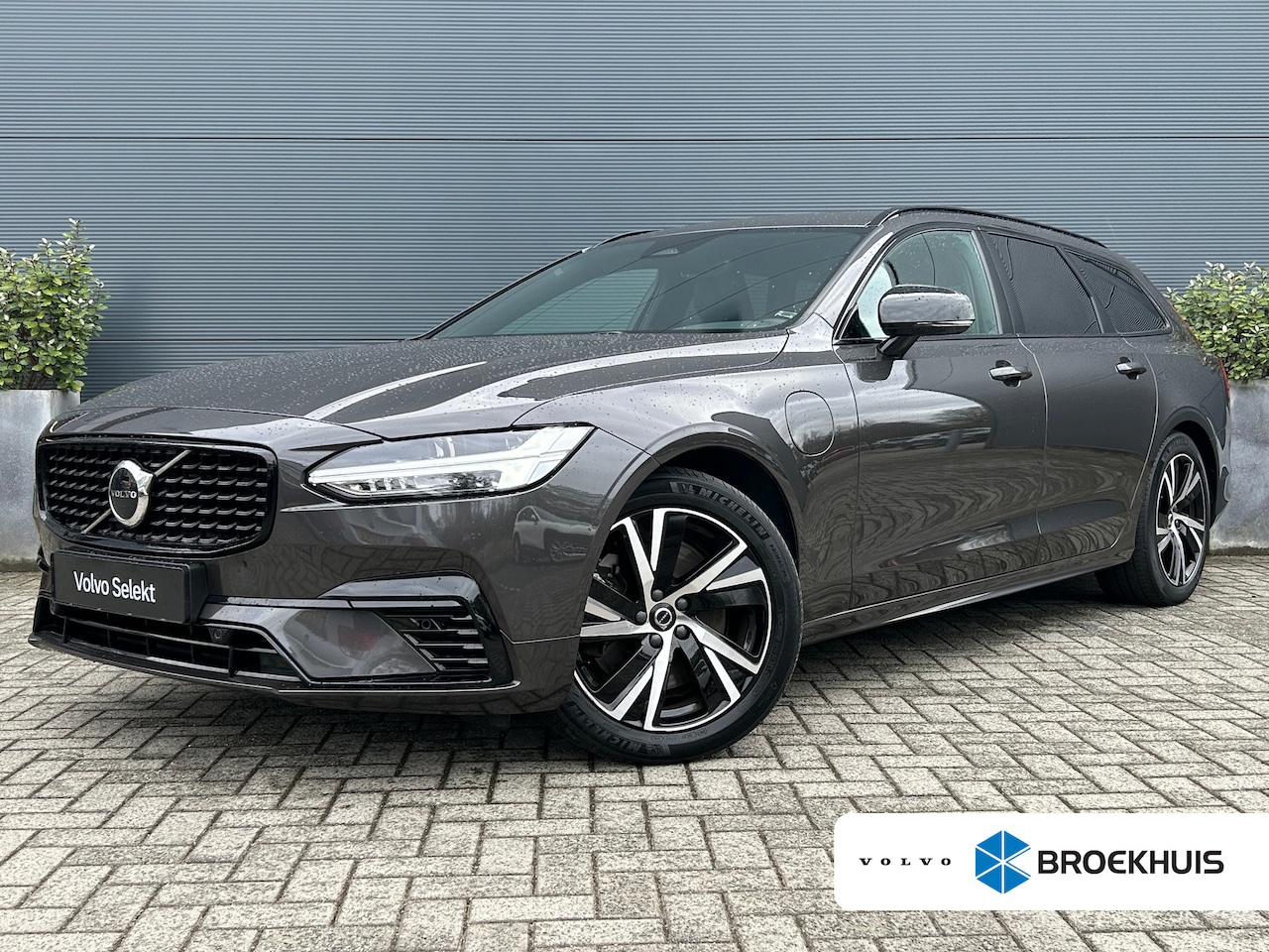 Volvo V90 - 2.0 T6 AWD R-Design Long Range | Trekhaak | Stoel en-stuurverwarming | Sportstoel | Adapti - AutoWereld.nl