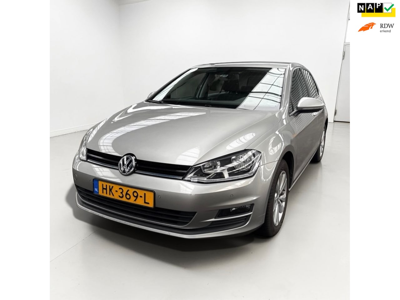 Volkswagen Golf - 1.6 TDI Comfortline BlueMotion parkeersensoren - AutoWereld.nl