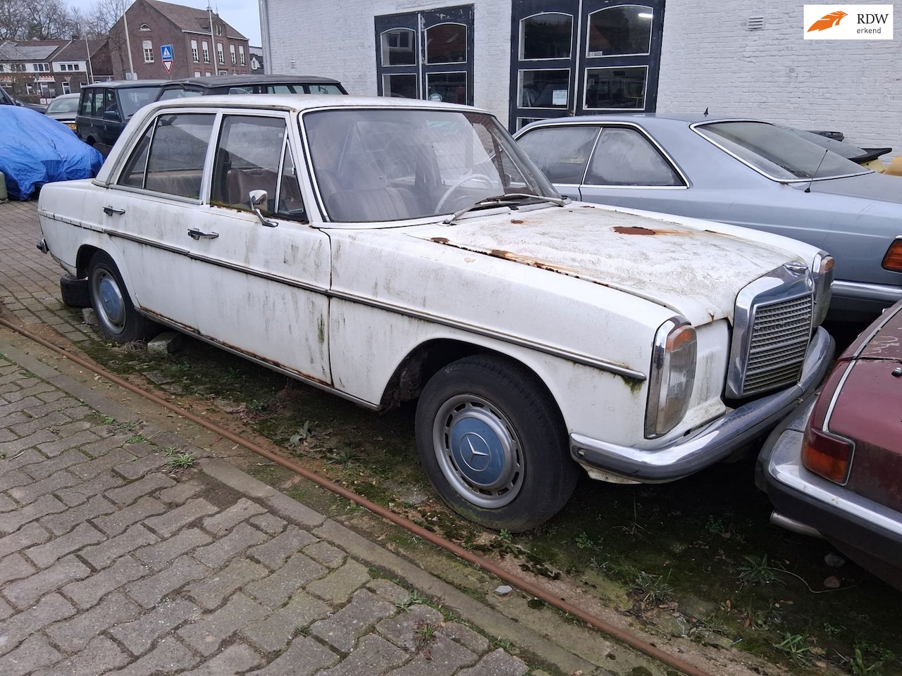 Mercedes-Benz 200-280 (W123) - 220 D 220 D - AutoWereld.nl