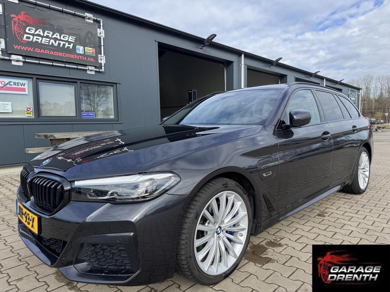 BMW 5-serie Touring - 530e M -Pakket Edition Plus Sensatec - AutoWereld.nl