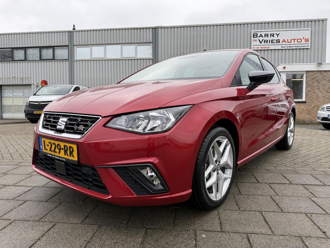 SEAT Ibiza - 1.0 TSI FR Business Intense | Apple Carplay | Achteruitrijcamera | Cruise Control | - AutoWereld.nl