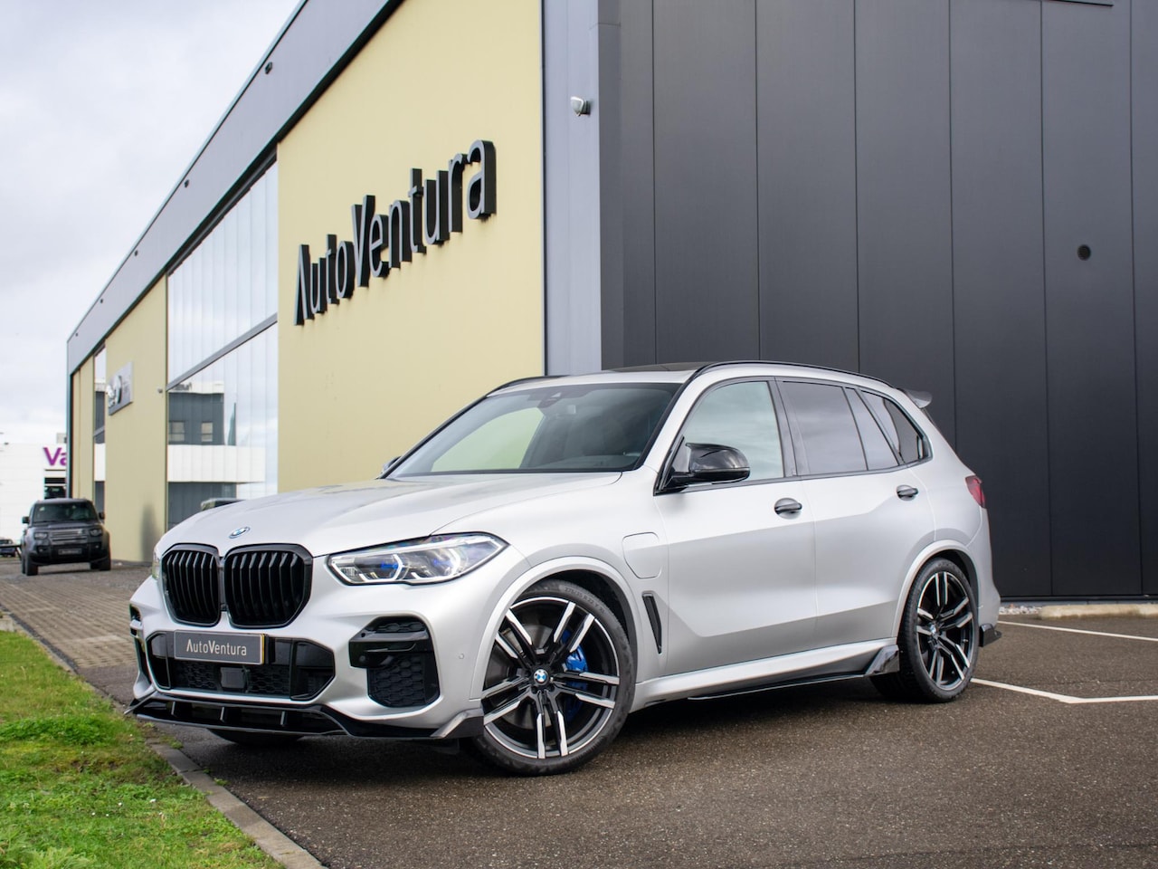 BMW X5 - xDrive45e High Executive | M-sport | Hifi Sound | Schuif-/kantel Pano | Spoiler pakket! | - AutoWereld.nl
