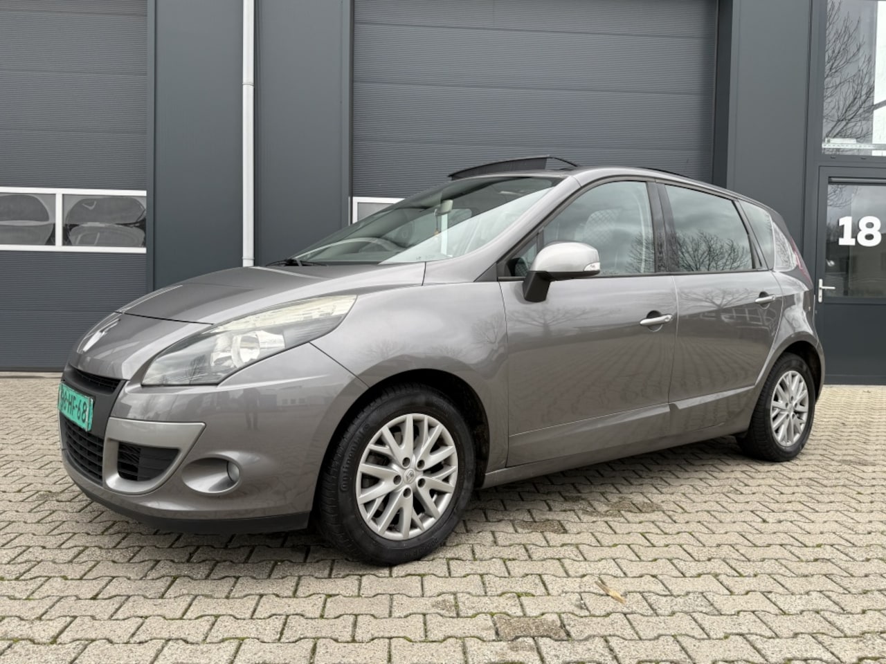 Renault Scénic - 1.4 TCE Parisienne PANO trekh nette auto - AutoWereld.nl