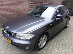BMW 1-serie - 120i Executive 5deurs AUTOMAAT ZEER MOOI