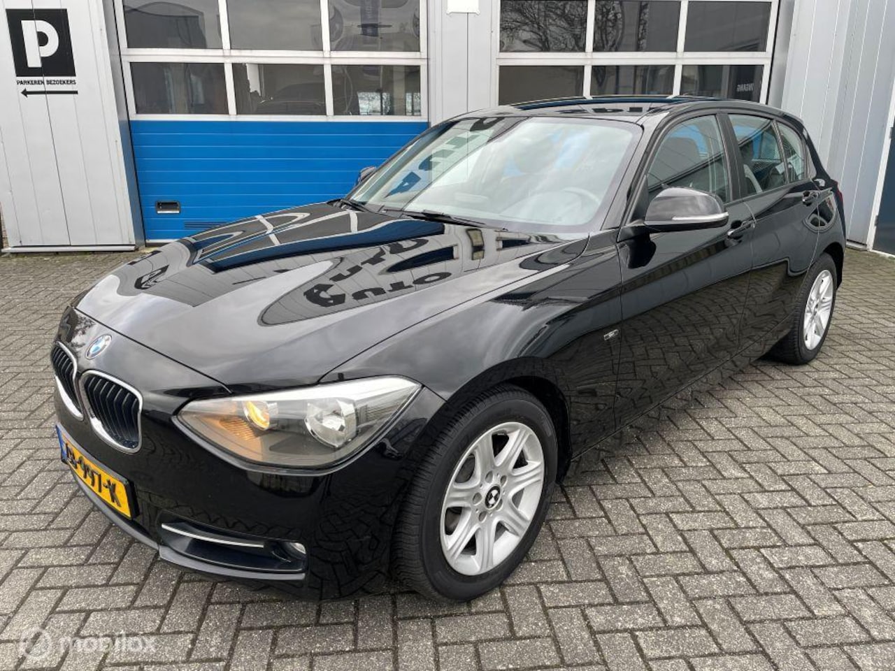 BMW 1-serie - 116i Executive SportLine 5 deurs Apk 4-2027 - AutoWereld.nl