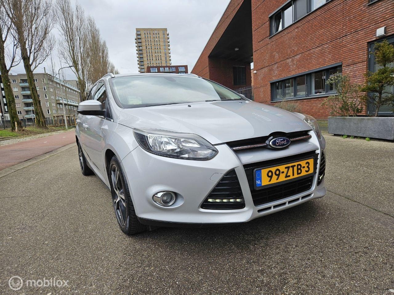 Ford Focus Wagon - 1.0 EcoBoost Titanium 1.0 EcoBoost Titanium - AutoWereld.nl