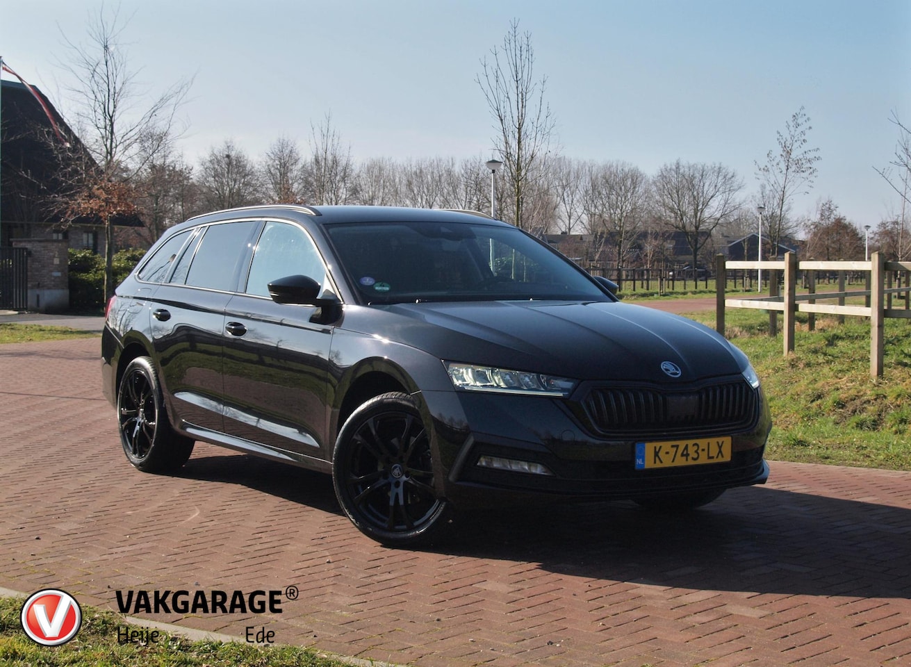 Skoda Octavia Combi - 1.0 e-TSI Business Edition | DSG - Automaat | Black Optic | Camera | 18 Inch Zwarte Velgen - AutoWereld.nl