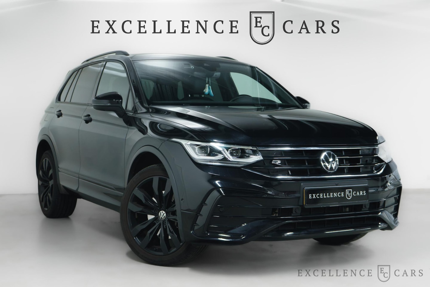 Volkswagen Tiguan - 1.4 TSI eHybrid R-Line Business Black Style uitv. - AutoWereld.nl