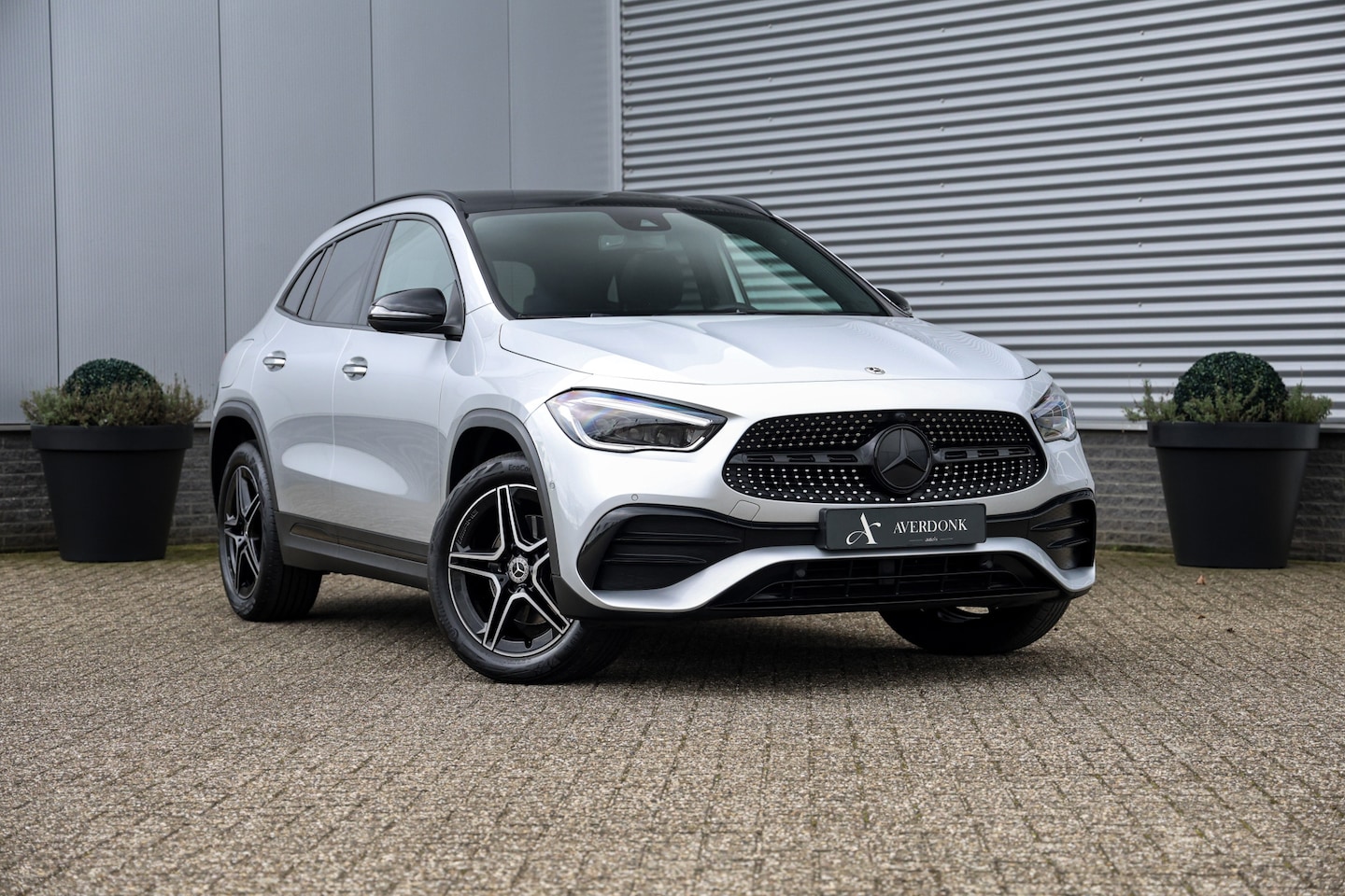 Mercedes-Benz GLA-Klasse - 250 e AMG Night Edition 218pk NAP|Pano|Memory|Keyless|Sfeer|Camera - AutoWereld.nl