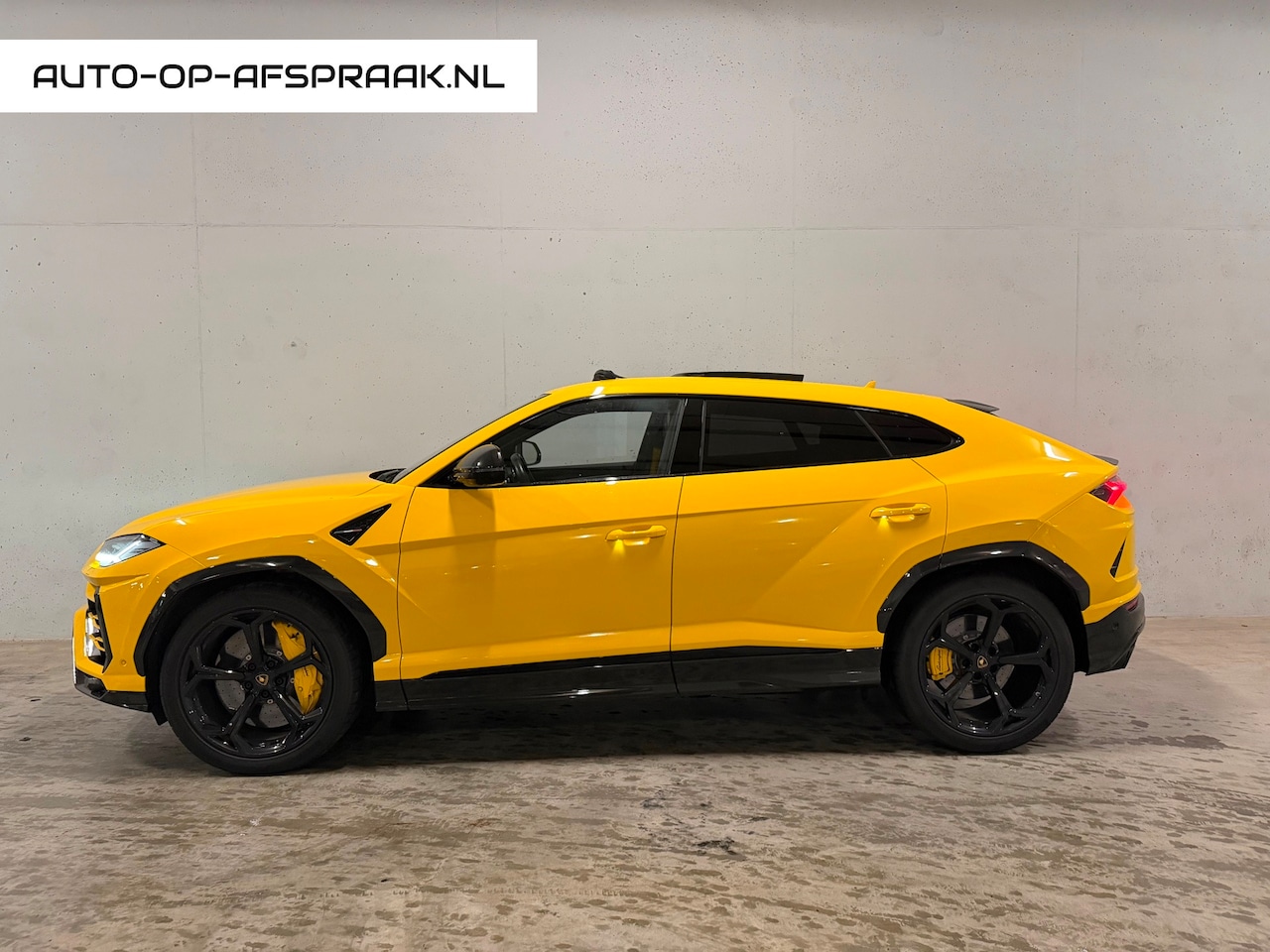 Lamborghini Urus - 4.0 V8 Pano B&O 3D Carbon Ceramic - AutoWereld.nl