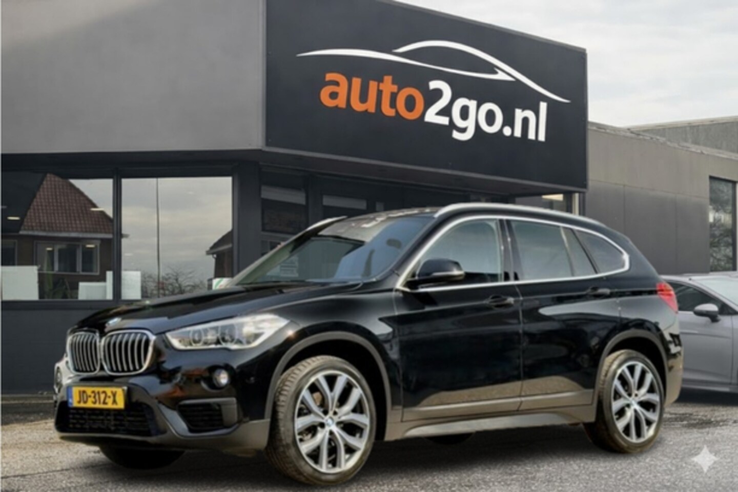 BMW X1 - sDrive16d M-SPORT LEDER NAVI AIRCO PARK-ASSIST 18 INCH-M.VELGEN LED PDC - AutoWereld.nl