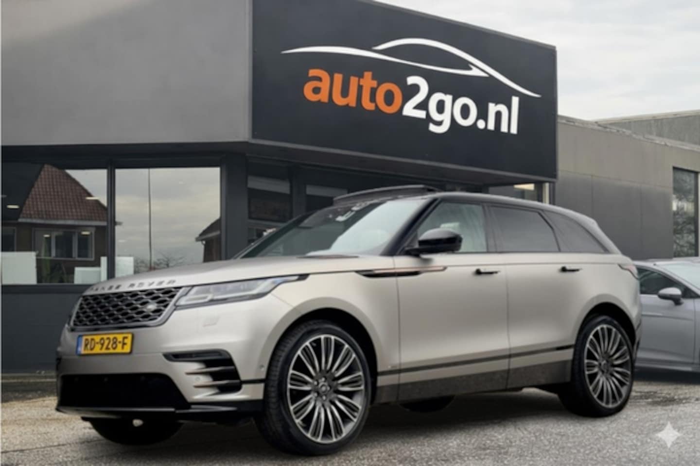 Land Rover Range Rover Velar - 3.0 V6 AWD AUT8 R-DYNAMIC FIRST EDITION 301PK PANODAK DESIGNO-LEDER 22 INCH-LMV NAVI CAMER - AutoWereld.nl