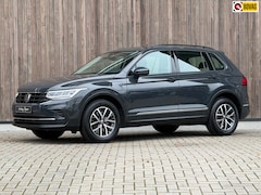 Volkswagen Tiguan - 1.4 TSI eHybrid Life / Trekhaak / DH /