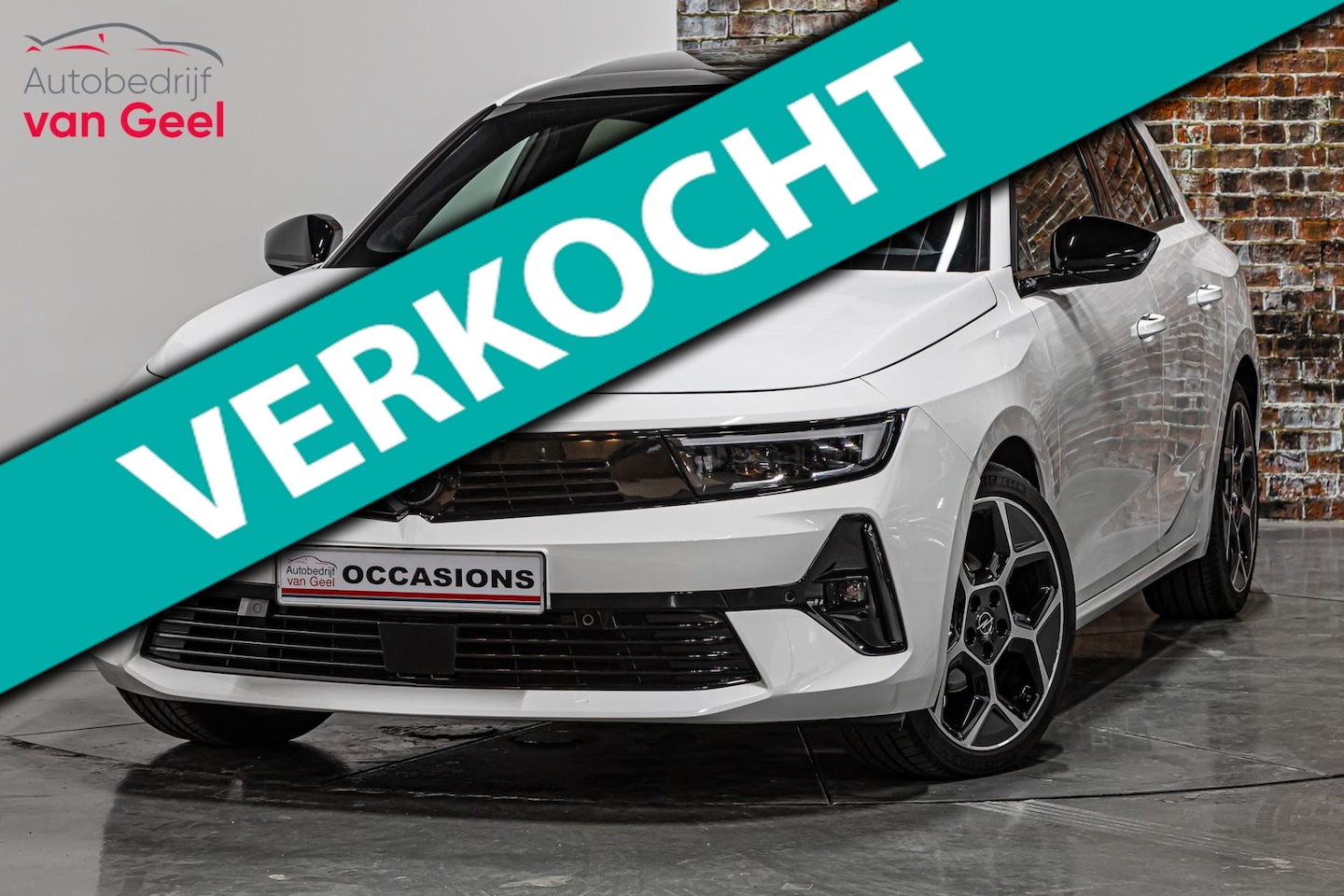 Opel Astra - 1.2 Elegance I Elektrisch schuif/kantel dak I Rondom camera I Stuur&stoel verwarming - AutoWereld.nl