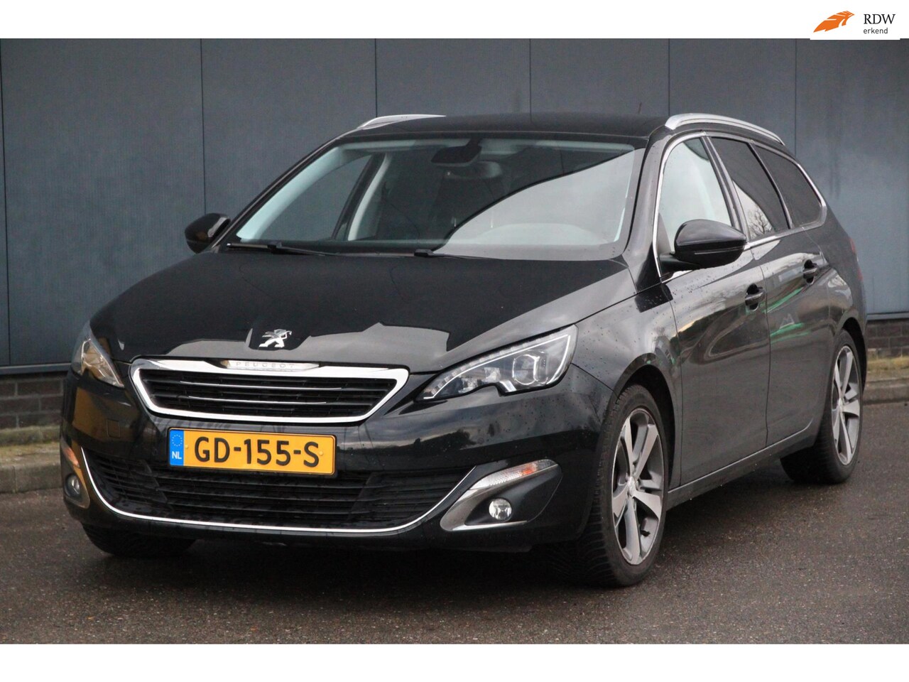 Peugeot 308 SW - 1.2 PureTech Blue Lease Premium Panorama/Navigatie/Parkeeersensor v,a/Stoelverwarming - AutoWereld.nl